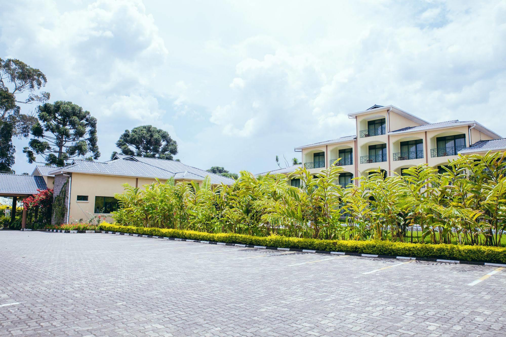 Gorillas Volcanoes Hotel Ruhengeri Bagian luar foto
