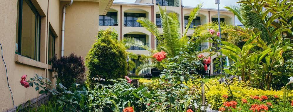 Gorillas Volcanoes Hotel Ruhengeri Bagian luar foto